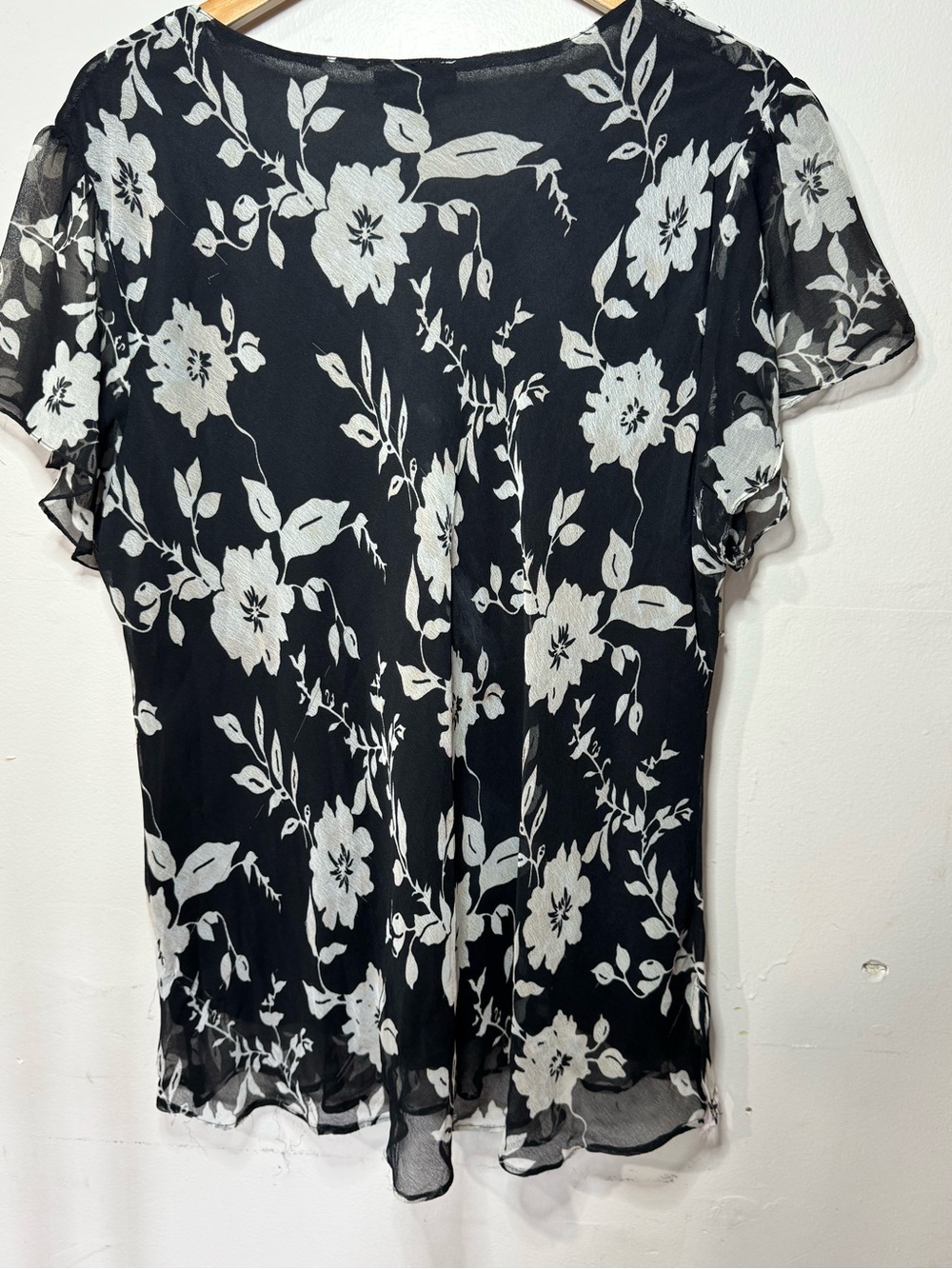Signature Black Floral V-Neck Short Sleeve Blouse - Picture 3 of 5
